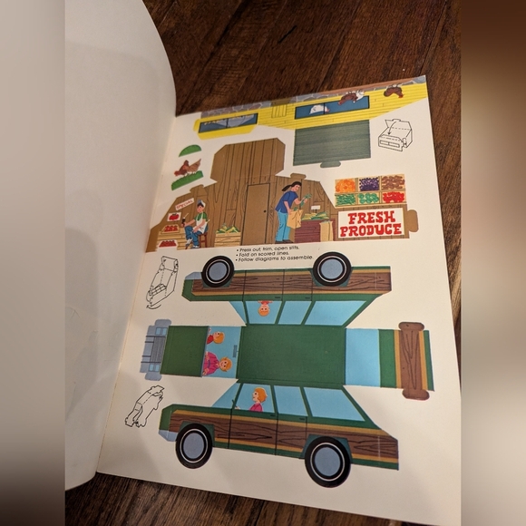 Vintage 1978 Tiny Farm paper craft Press-Out Book a Whitman book - Picture 7 of 9